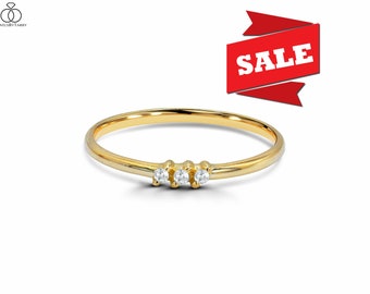 18k 14k 10k Gold / Thin Diamond Band Ring / Trio Diamond Band Ring / Mini Diamond Ring / Delicate Ring Tiny Ring Dainty Minimalist Ring