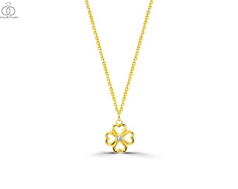 Minimlist diamond clover necklace/ Lucky clover necklace/ Diamond flower ruby / Gold necklace/  Wedding necklace/  Gifts for her