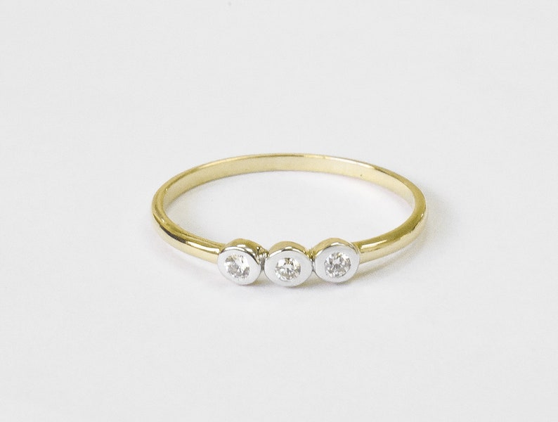 Bezel Set Diamond Ring in 14k 18k Solid Gold Three Stone Diamond Engagement Ring Engagement Ring Thin Gold Ring Dainty Ring GD2012