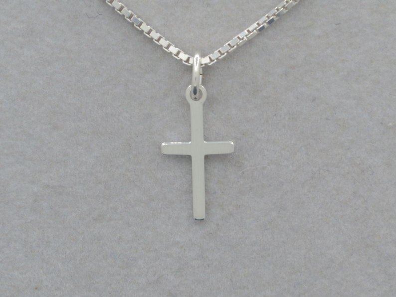 Kleines, schmales Kreuz aus 925 Silber Bild 4