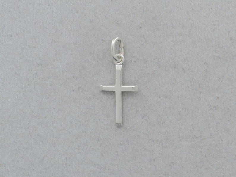 Kleines, schmales Kreuz aus 925 Silber image 1