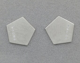 Ohrringe als Pentagon mit weißen Zirkonia, 925 Silber,