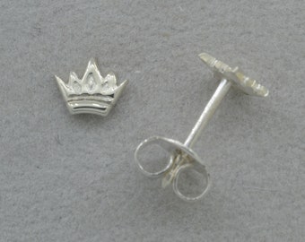 Mini-Ohrstecker als Krone aus 925 Silber