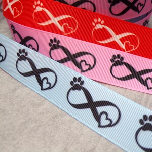 2,20 Euro / m – Pfoten Unendlichkeits-Ripsband mit Herz – Tierliebe Band in Rot, Rosa  Hellblau