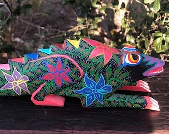 アレブリヘ オアハカ メキシコ民芸品 コーパル 木彫りコヨーテ像