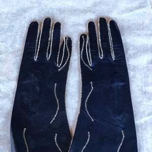 Vintage Navy / Very Dark Blue Kid Leather Gloves With Wonderful Top Stitch Detail