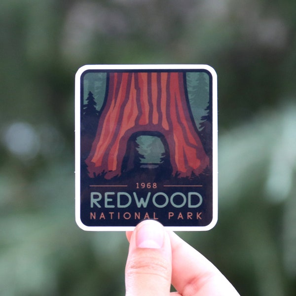 Parc national de Redwoods - Autocollant en vinyle imperméable, autocollant résistant aux UV