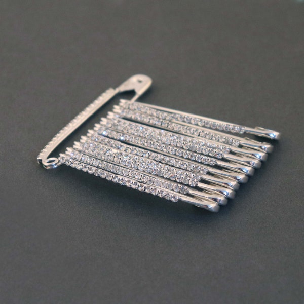 1 pièce en zircon blanc Strass Épingle de sécurité, Plaqué argent sur broche de fil de laiton, 53mm-11mm, Bijoux cubiques en zircone diamant de sécurité, Jw001