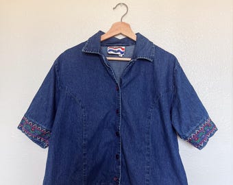 Short Sleeved Denim Button Up, Vintage Denim Button Up, Embroidered Blouse, Floral Denim Shirt, Embroidered Denim Button Up, 90s Button Up