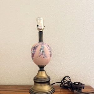 Pink Ceramic Lamp, Floral Ceramic Lamp, Vintage Pink Lamp, Vintage Floral Lamp, Brass Lamp, Grandmilenial Lamp, Ornate Floral Lamp