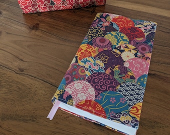 Large format book cover, pocket, adjustable manga patchwork Japan, with integrated bookmark, book protector in organic fabric