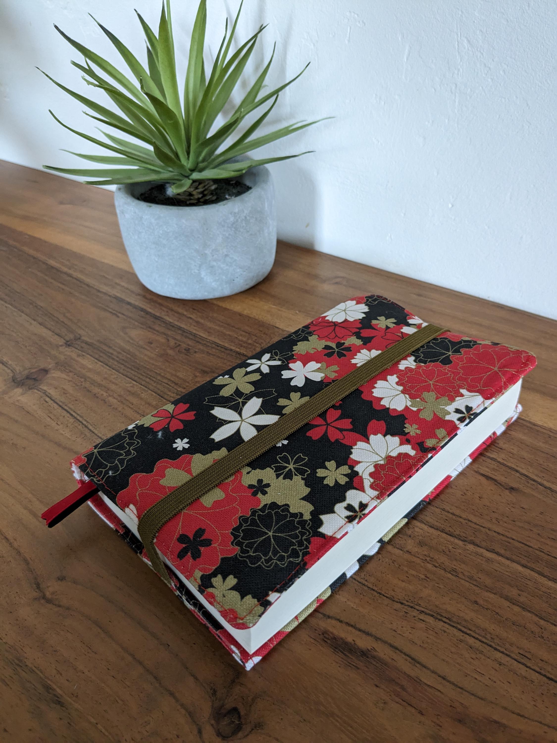 Adjustable Book Cover Small Large Format Manga Fabric Book Protector ...