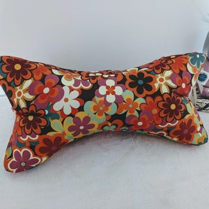 Coussin de lecture en coton BIO flower power groovy baby seventies, cale nuque pour soulager les cervicales, cadeau original et éthique