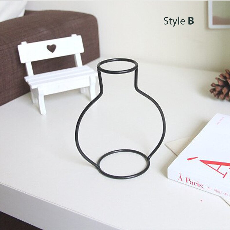 Retro Iron Line Flowers Vase Metal Plant Holder Modern Solid Decor Nordic Outline Silhouette Style Glass not included B