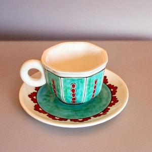 Set di 4 tazze e piattini per caffè turco dipinti a mano – Arte ceramica ispirata a Iznik