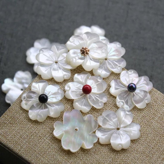 50Pcs Mother of Pearl White Sea Shell Heart SeaShell Charms Beads 10mm//20mm