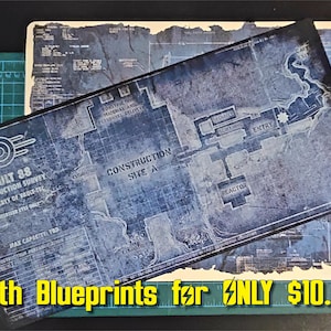 Op de afbeelding: Twee blauwe blauwdrukken met architectonische ontwerpen, getiteld "Vault 88 Construction Survey" en "Construction Site A". De blauwdrukken hebben een verweerde, vintage uitstraling. De tekst "Both Blueprints" is zichtbaar.