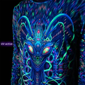 Long sleeve Size M Unisex - T-Shirt Green Mantis blacklight UV active - Psychedelic festival party clothes, trance rave goa trippy wear