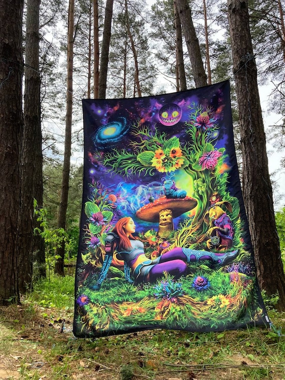 UV Tapestry Psychedelic : Alice in Wonderland - Blacklight Active