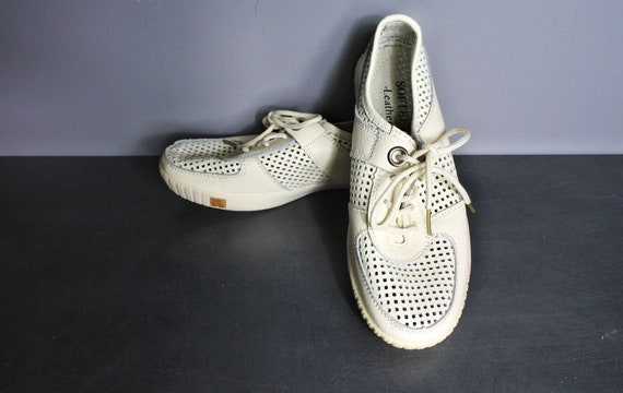 off white tennis shoes