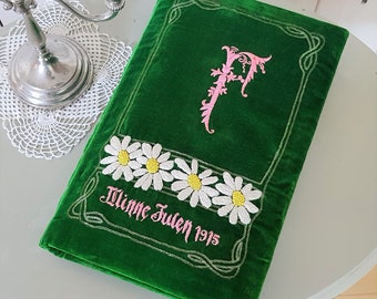 Absolutely rare beautiful photo album from 1915 with embroidery on velvet