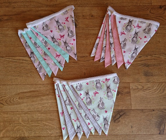8 Flags Traditional Vintage Style Easter Bunting