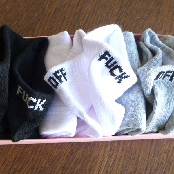 3er Pack Rebellische Socken FUCK OFF Sneakersocken schwarz grau weiß 37 - 43 für Teenager Rebellen Pubertier Jungen Jungs Coole Jungs