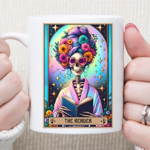 Taza de café, taza de café de la carta del tarot, taza de café del lector, taza de café sarcástico divertido, carta del tarot psíquico, regalos para ella, taza del lector