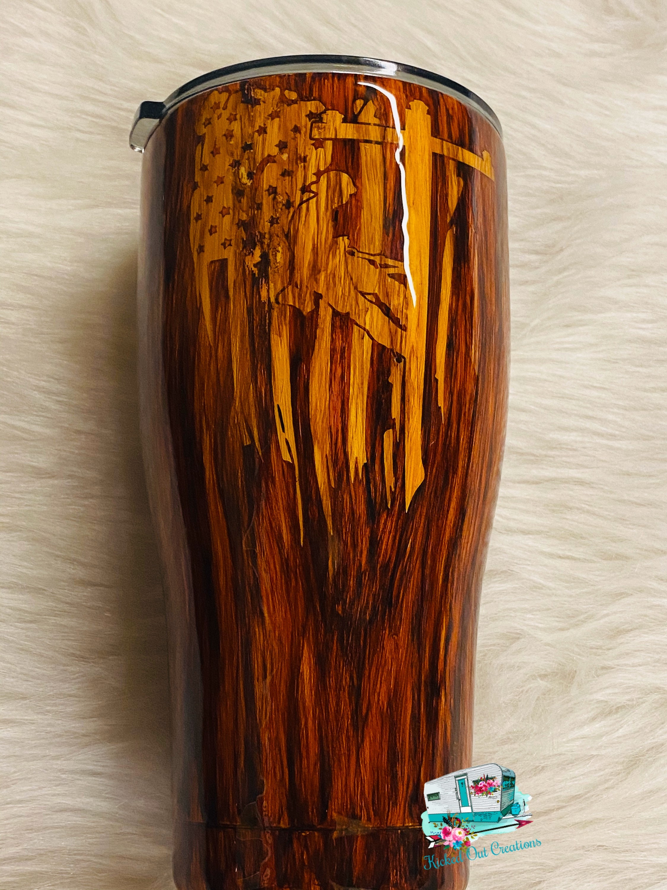 WOOD GRAIN AND DEER FLAG TUMBLER – A Bushel and A Peck Designs