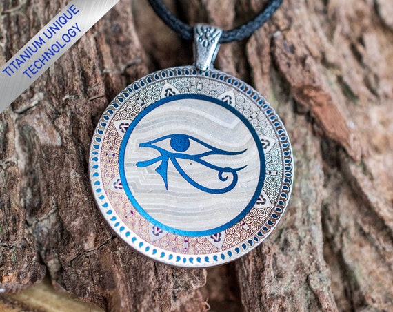 eye of horus pendant