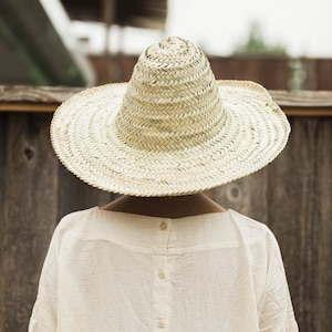 Moroccan Palm Leaf Garden Hat, Round Straw hat, Traditional straw hat, 100% Natural palm leaf, handmade in Morocco, beach hat, summer hat