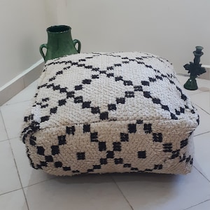 Handmade Moroccan pillow,Moroccan wool pouf, ottoman cushion, Moroccan kilim pillow, Large kilim floor cushion, Moroccan square cushion