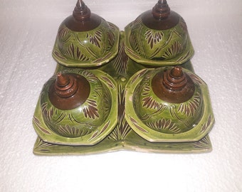 Plato / plato de cerámica marroquí pintado a mano verde mediano con 4 ollas / tazones, vajilla de cerámica, platos hechos a mano marroquíes, plato verde