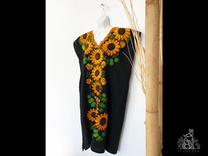 Chiapas dress. Flowers embroidered dress Mexican dress Mexican embroidered dress