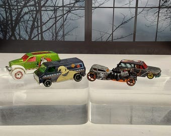 Collectable Hot Wheel Cars Lot - SA175 -  4 Item Lot - Green Power Panel, 69 Volkswagen Square Back, Oogie Boogie Super Van, Street Creeper