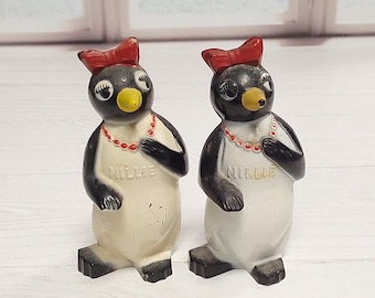 Vintage Plastic Millie Penguin Salt Shakers - SA171 - Set of 2 - F F Mold & Die Works, 1940-1950, Millie , Made in USA, Promotional Pieces
