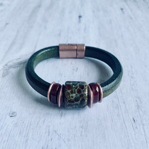 Leather bracelet, Leather bracelet for women, Green leather bracelet, Leather bracelet cuff, Boho bracelet, Stackable bracelet, Gift for her