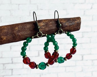 Round red and green boho artisan earrings, Small Hoop earrings, gemstone beaded brass earrings, Bohemian earrings, Dangle hoop earrings