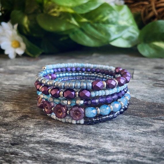 Wrap bracelet / memory wire bracelet / czech glass seed beads bracelet —  San José Made