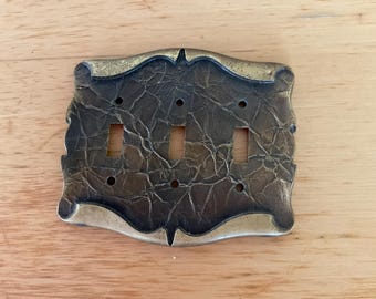 Vintage zeldzame drievoudige lichtschakelaar deksel/plaat