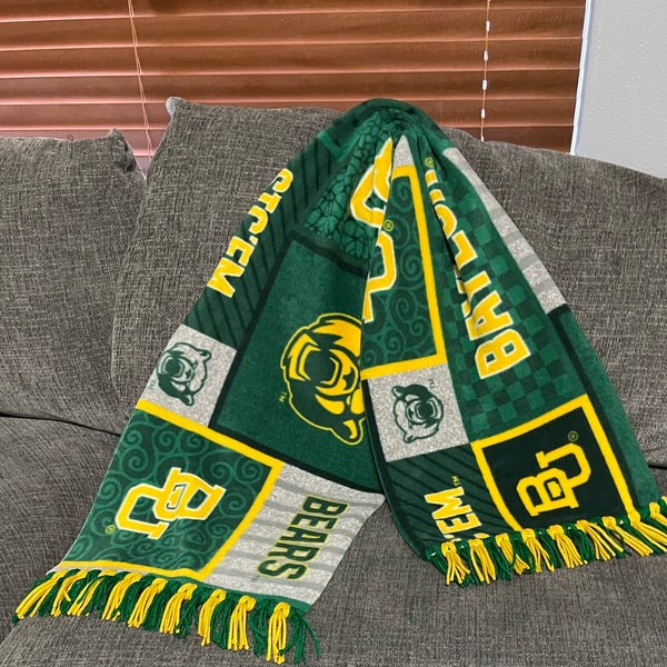 BAYLOR UNIVERSITY BEARS!!! Handcrafted Fleece Scarf w Yarn Fringe