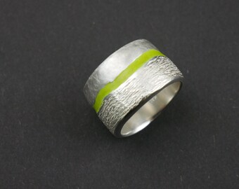 Bague large en argent et émail jaune* taille 58