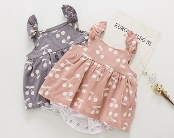 dressing baby in summer