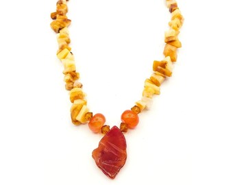Intense Vintage Necklace Carved Stone of Carnelian Yellow Quartz Agate (?)