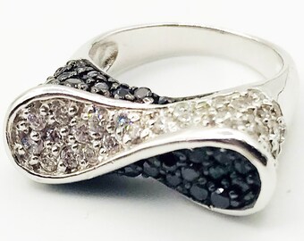 Stunning 925 CZ  Size 5 Infinity Ring with Yin-Yang Pave White and Black CZ Diamonds, R inside Heart Mark