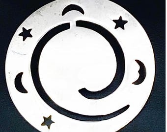 Broche redondo grande vintage com estrelas da lua BOMA místico 7,3g