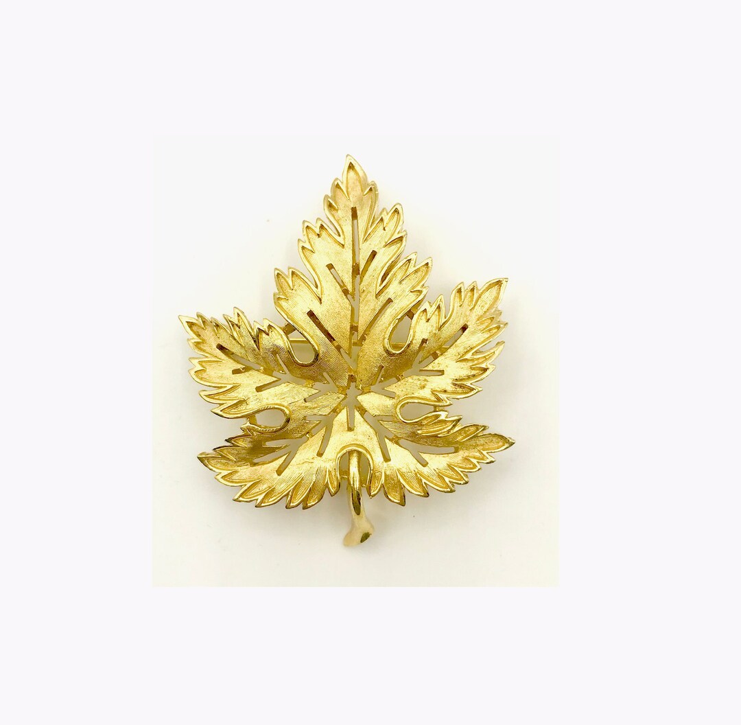Openwork TRIFARI Crown Oak Leaf Pin Brooch 1950s 1960s Etsy