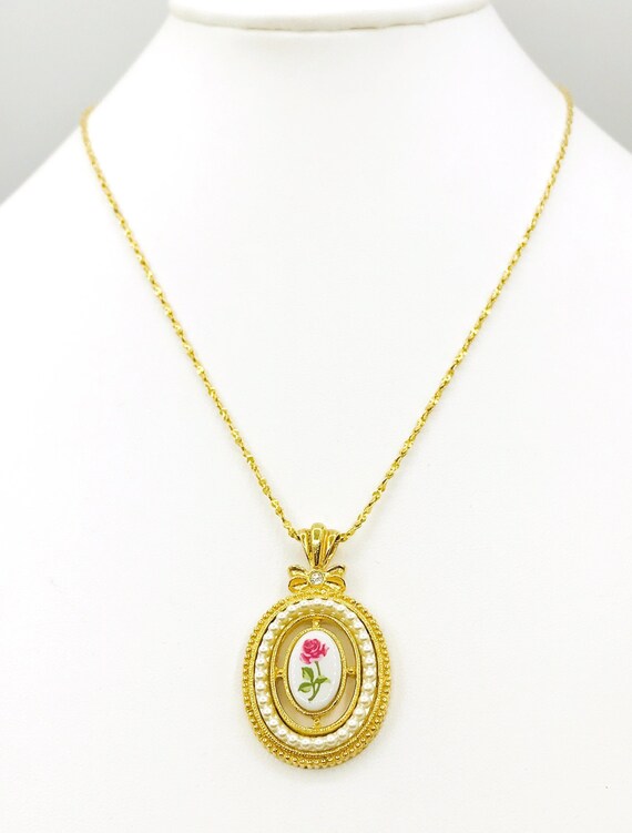 Darling AVON Rose Vintage Pendant of 