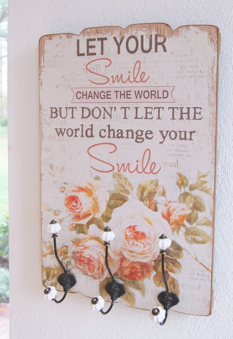 Wandgarderobe Smile im beigen Shabby Chic Bild 1