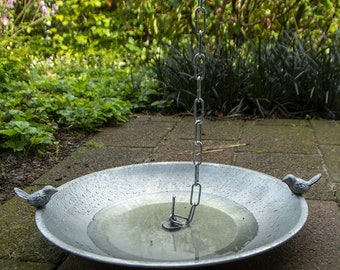 Praktische Regenwasserkette mit Vogeltränke im Landhaus Stil